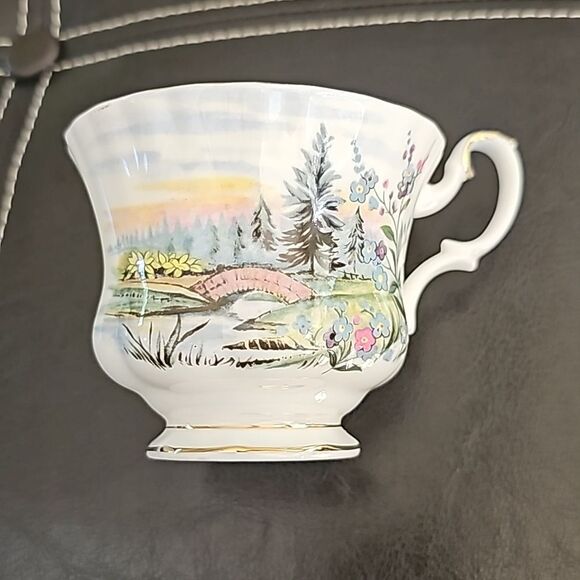 Vintage Royal Albert Country Scenes Bone China Cup and Saucer - Dovedale - Picture 2 of 6